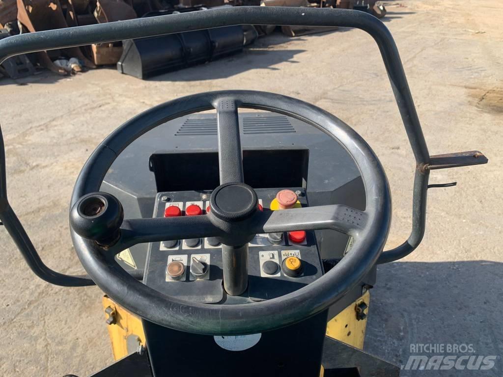 Bomag BW 120 AD-3 Valjci sa dvojnim bubnjem