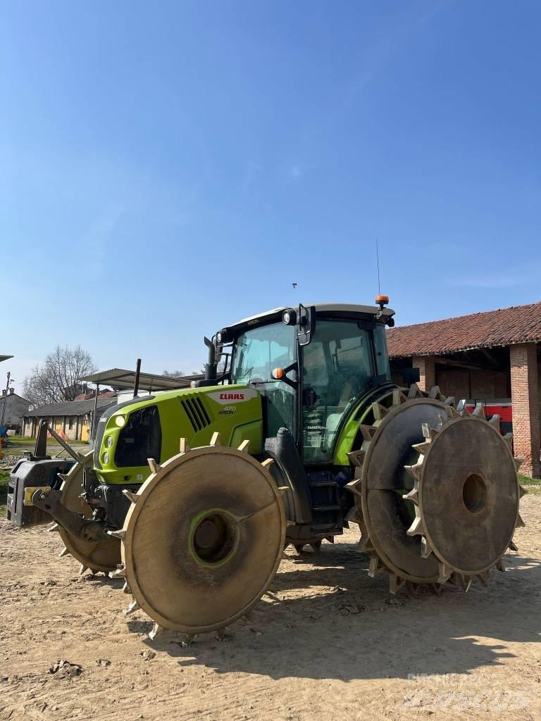 CLAAS ARION 470 Traktori