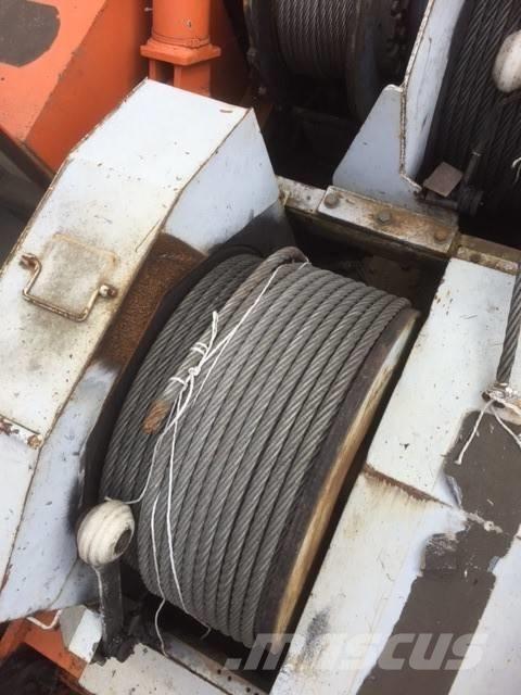 Hitachi KH 230-3 Kranovi sa gusjenicama