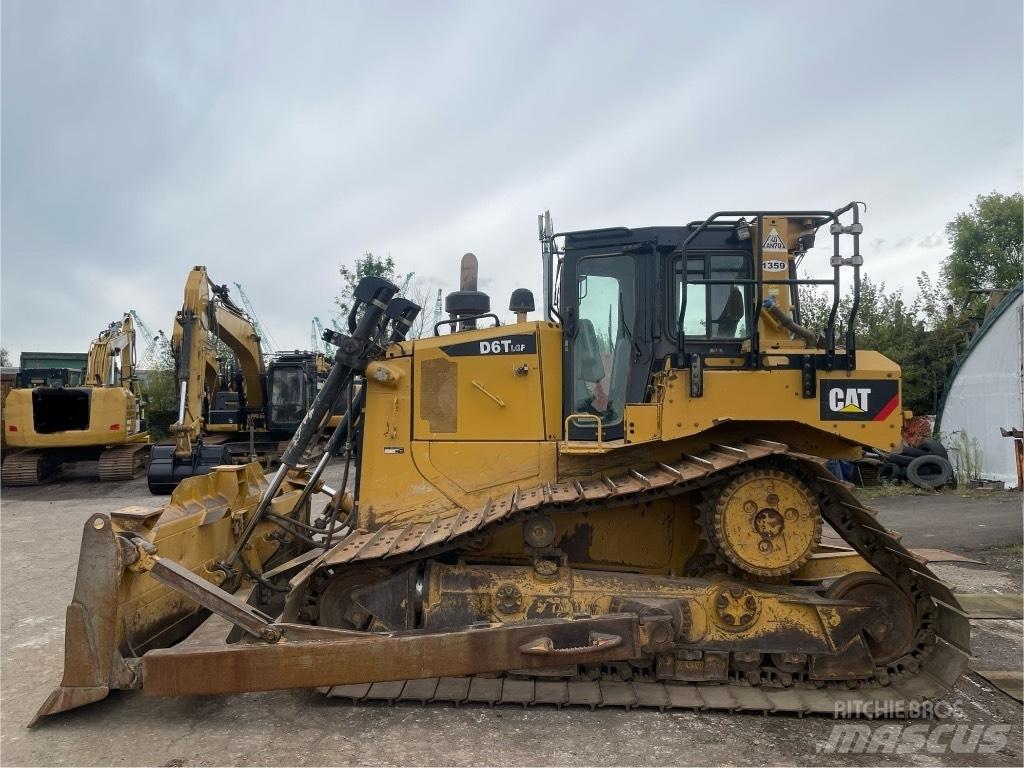 CAT D 6 T LGP Buldožeri gusjeničari