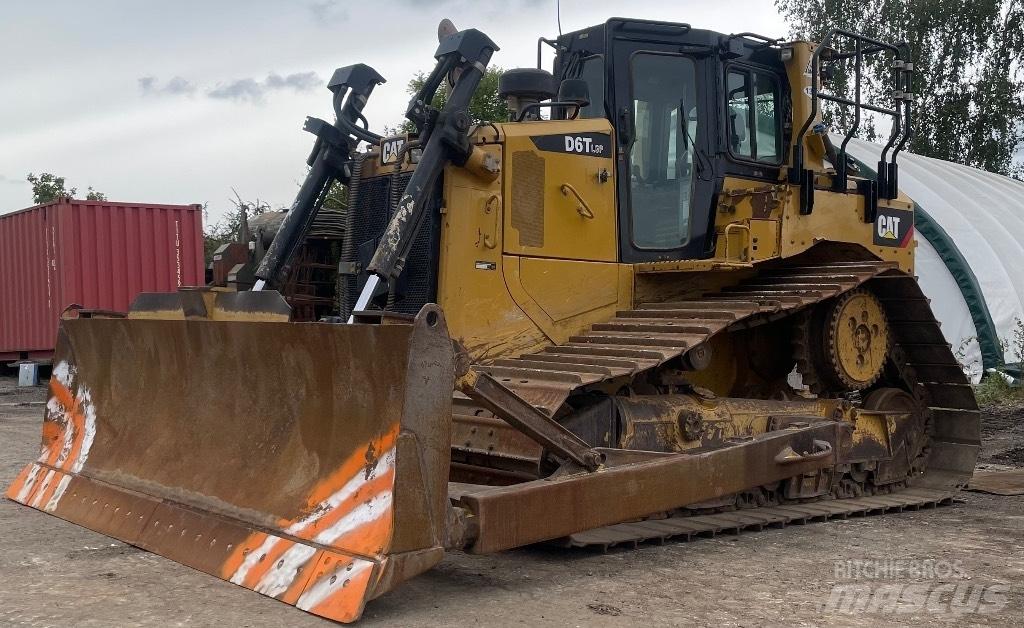 CAT D 6 T LGP Buldožeri gusjeničari