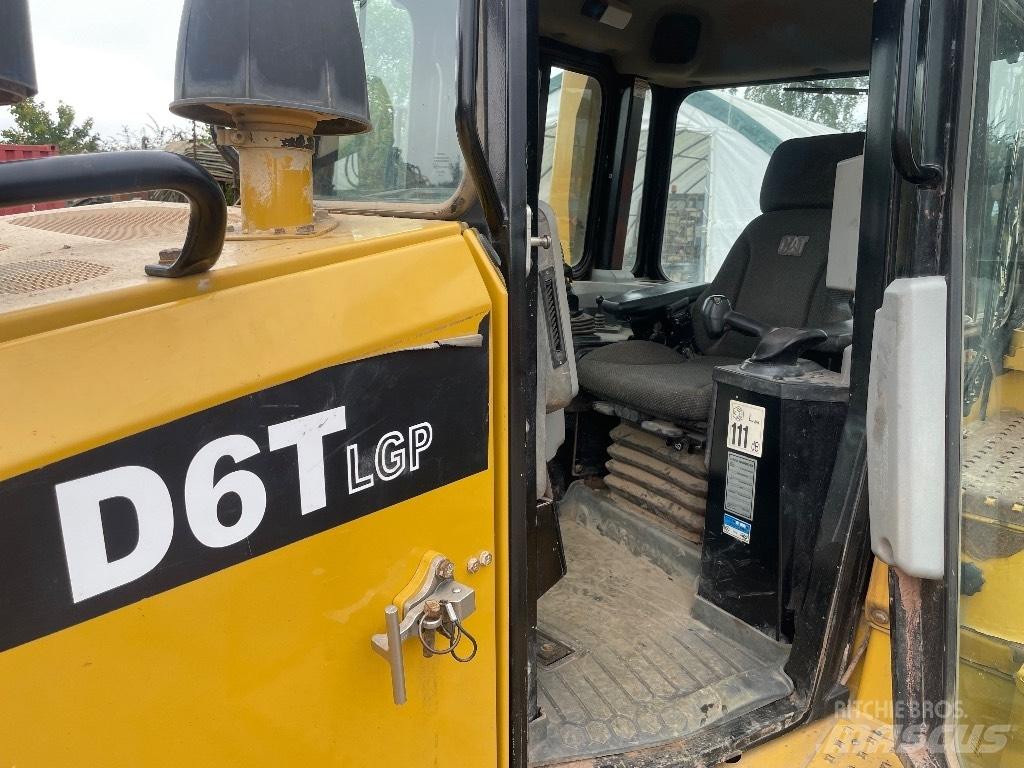 CAT D 6 T LGP Buldožeri gusjeničari