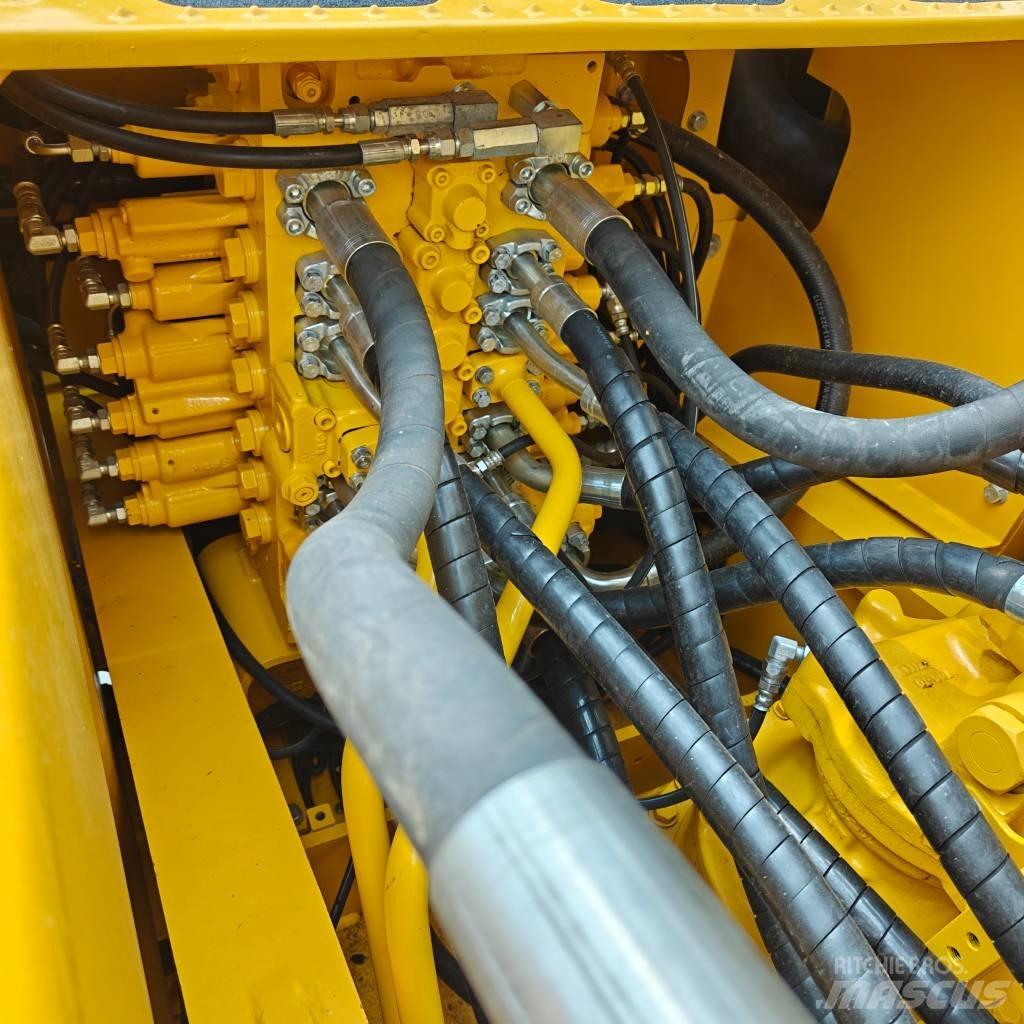 Komatsu 220-8MO Bageri gusjeničari