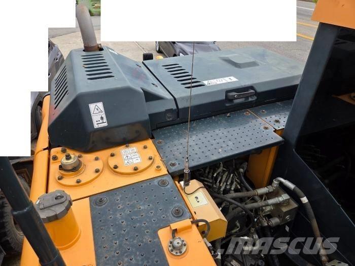 Hyundai HW 145 Bageri na kotačima