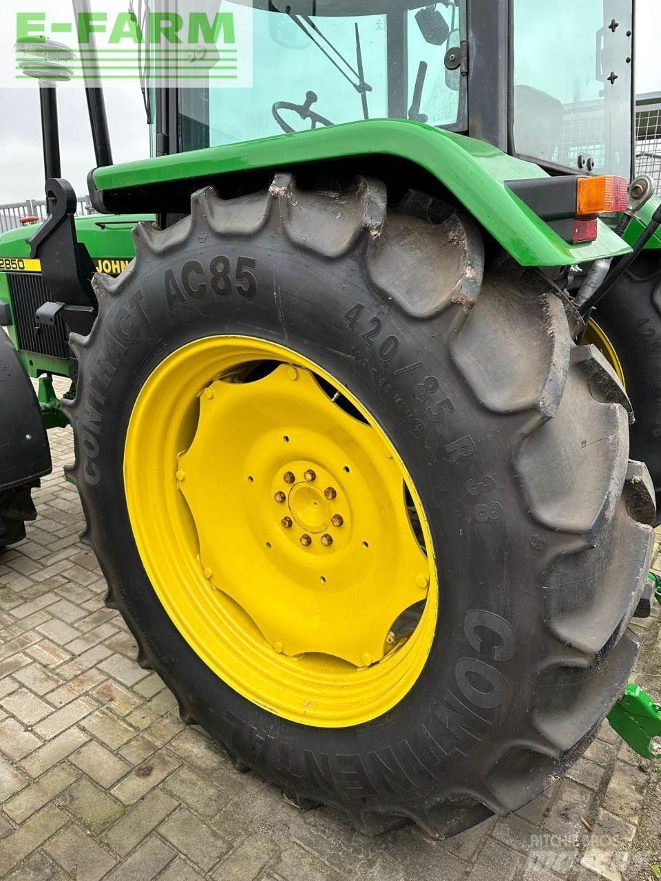 John Deere 2850 Traktori