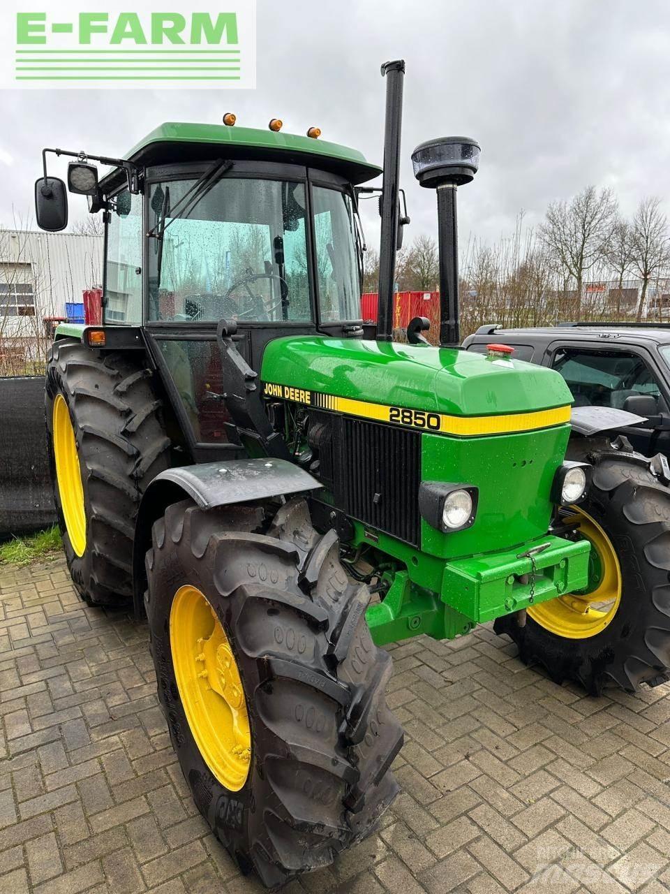 John Deere 2850 Traktori