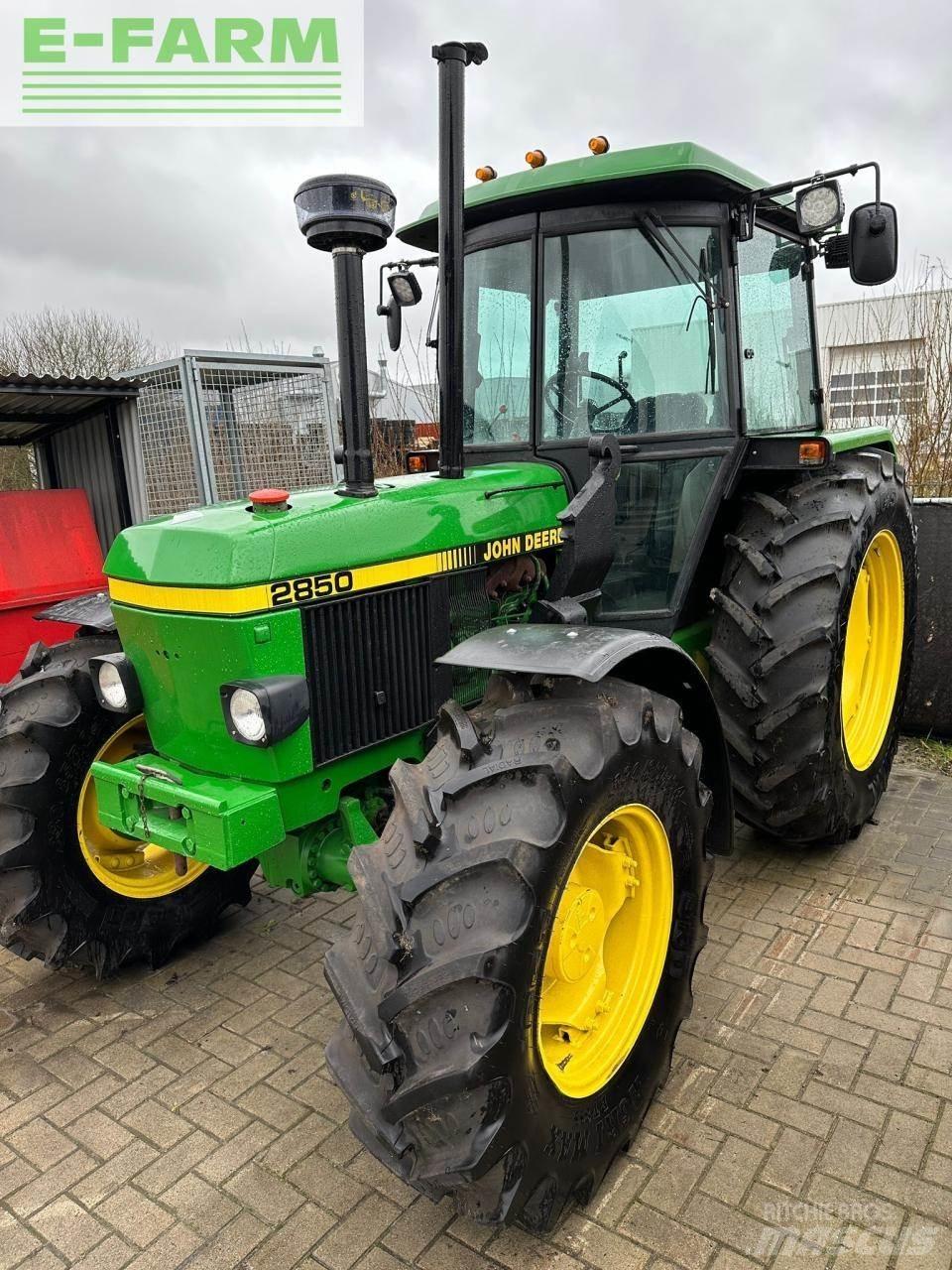 John Deere 2850 Traktori