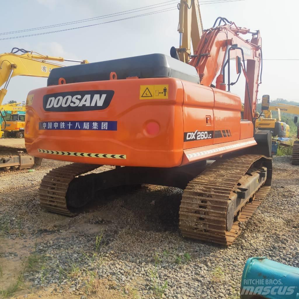Doosan DX260LC Bageri gusjeničari