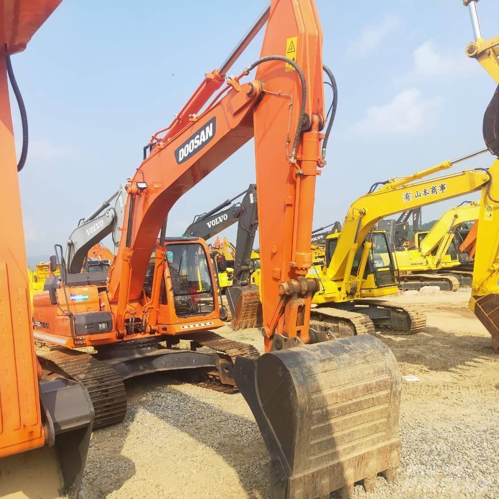 Doosan DX260LC Bageri gusjeničari