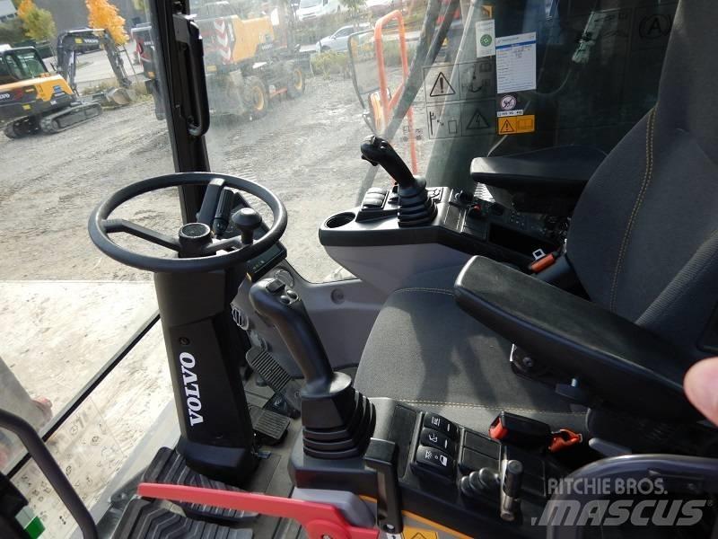 Volvo EW 220 E Bageri na kotačima