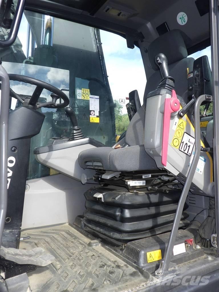 Volvo EW 220 E Bageri na kotačima