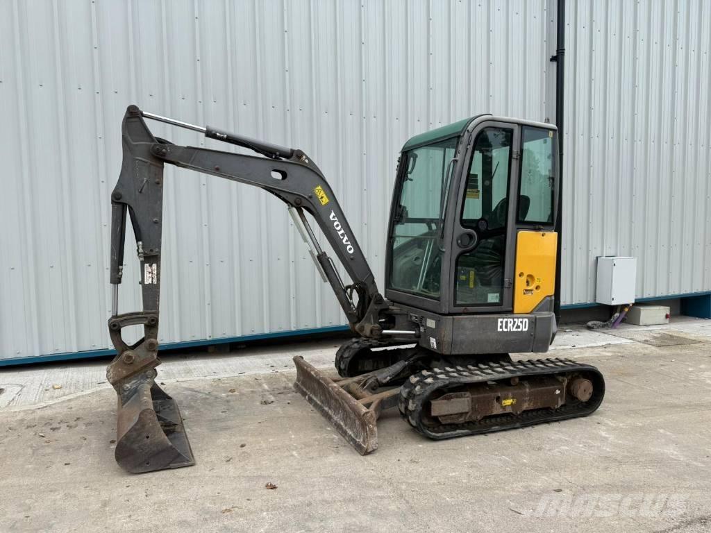 Volvo ECR 25 D Mini bageri <7t