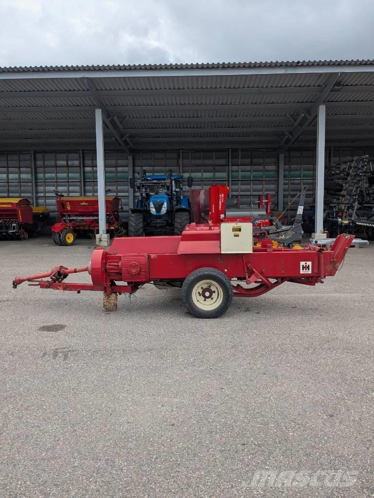 International 430 T Balirke za kockaste bale