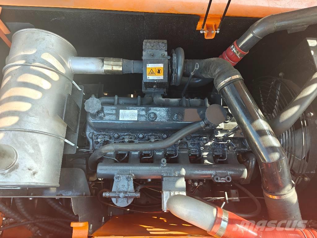 Doosan DX 225 LCA Bageri gusjeničari