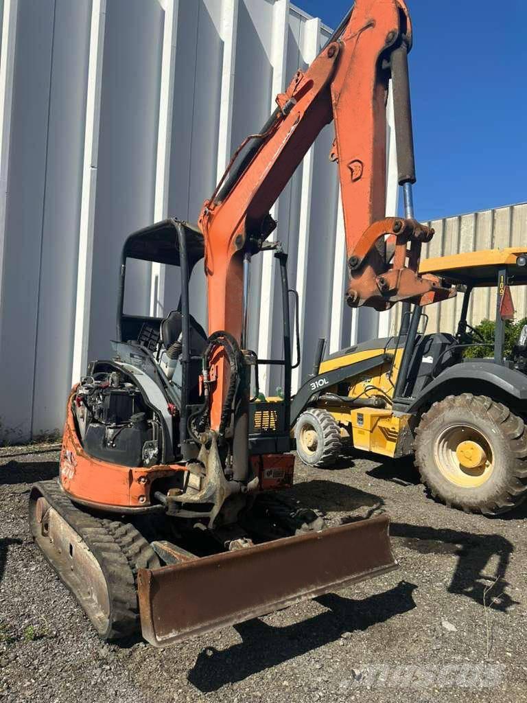 Hitachi ZX 27 U Mini bageri <7t