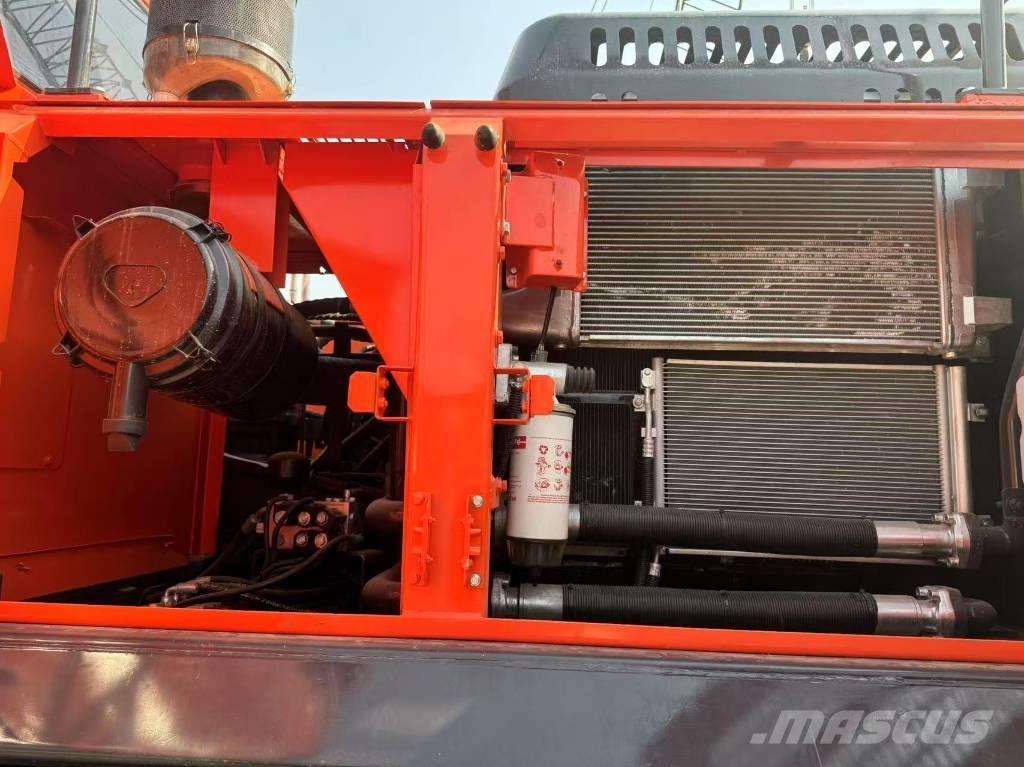 Doosan DX300 Bageri gusjeničari