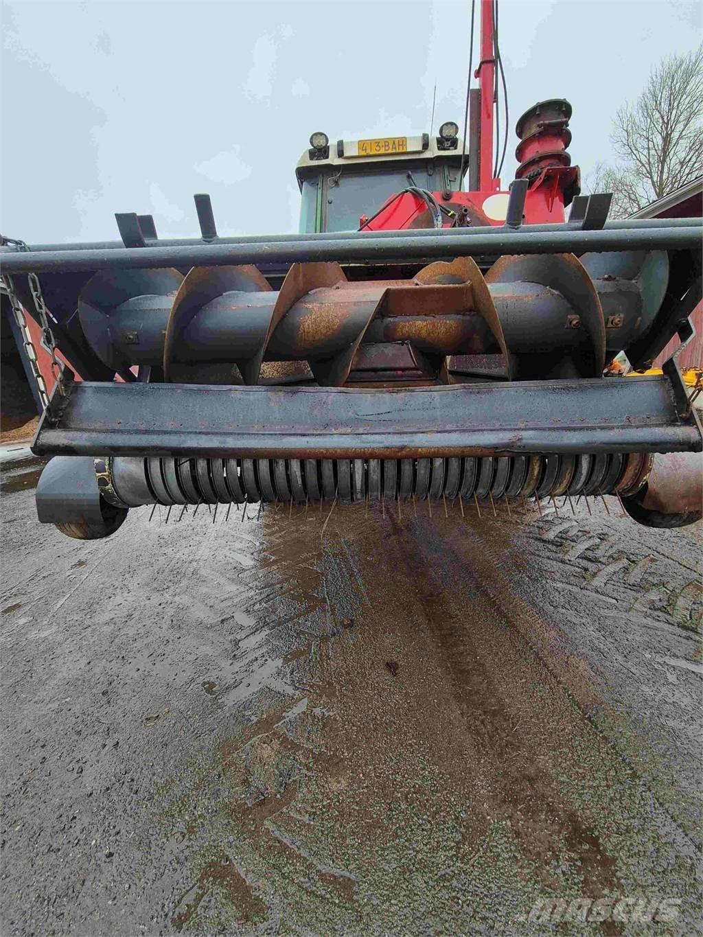 Lely STORM 130R Kombajni za stočnu hranu