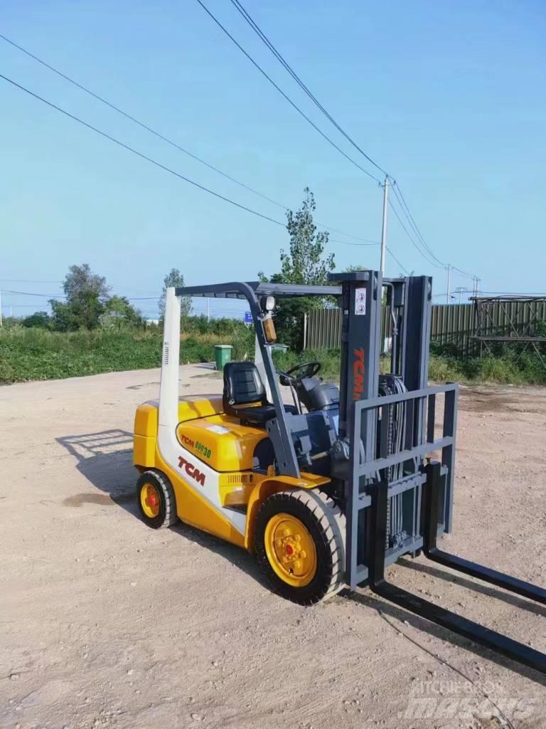 TCM FD30 Dizelski viličari