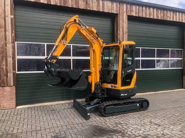 Hyundai R25Z-9AK Mini bageri <7t