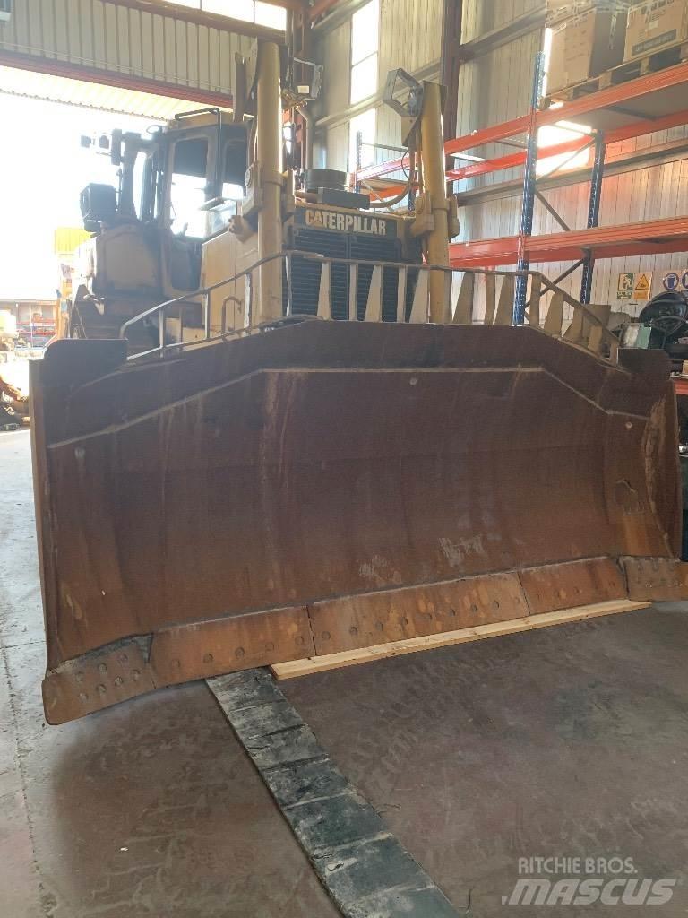 CAT D 8 R II Buldožeri gusjeničari