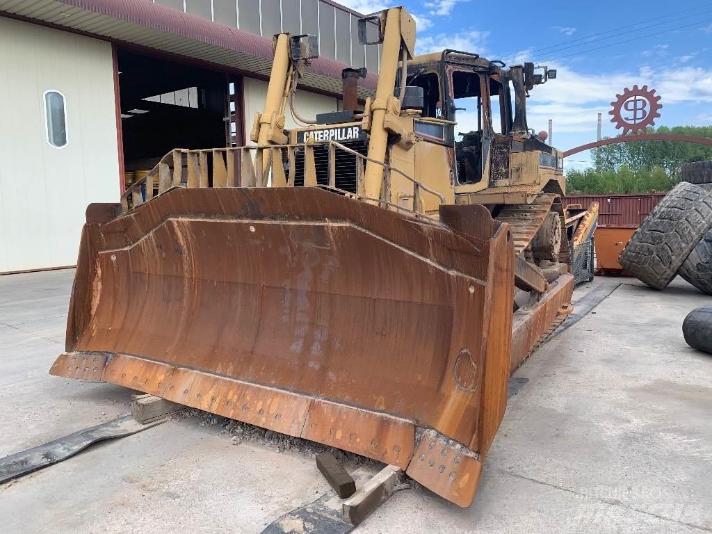 CAT D 8 R II Buldožeri gusjeničari