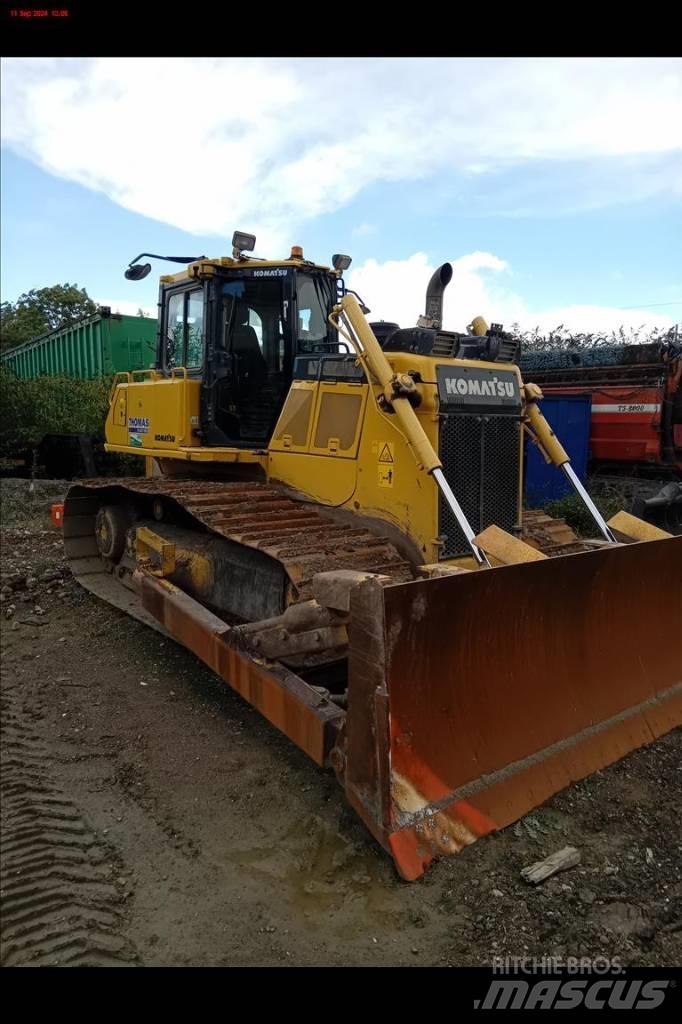 Komatsu D 65 PX-18 Buldožeri gusjeničari