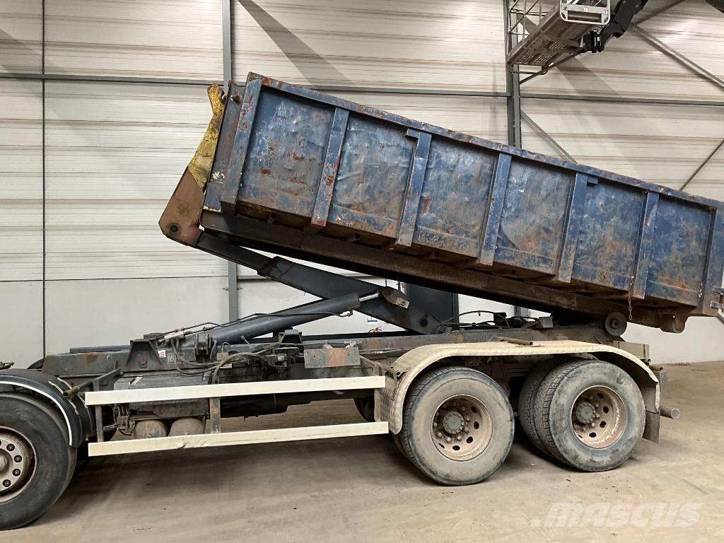Volvo FH 16 520 8X4 Rol kiper kamioni s kukama za dizanje