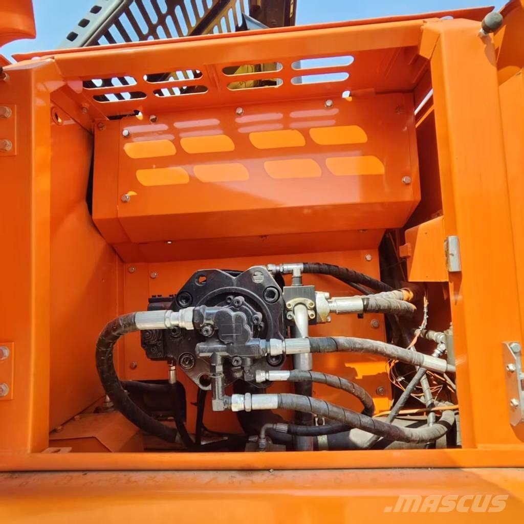 Doosan DX 225 LC Bageri gusjeničari