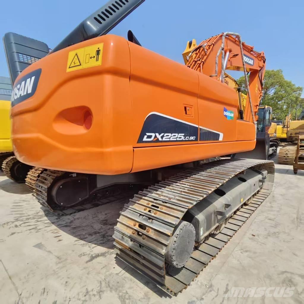 Doosan DX 225 LC Bageri gusjeničari