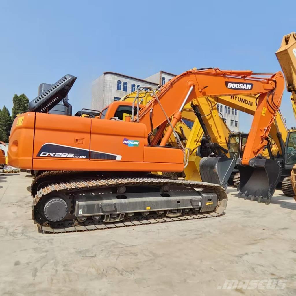 Doosan DX 225 LC Bageri gusjeničari