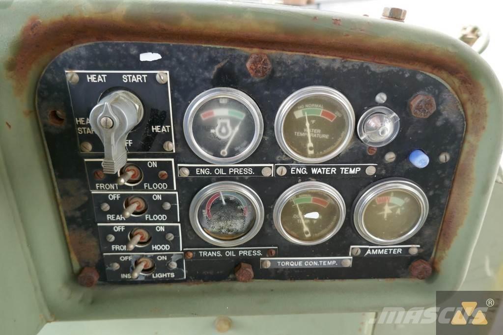 CAT D7F Ex-army Buldožeri gusjeničari