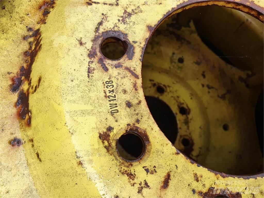 Goodyear 136-38 x2 Gume, kotači i naplatci