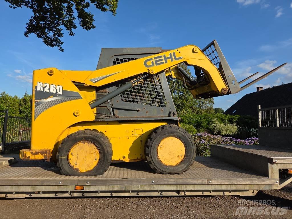 Gehl R 260 DEFECT!! Skid steer mini utovarivači