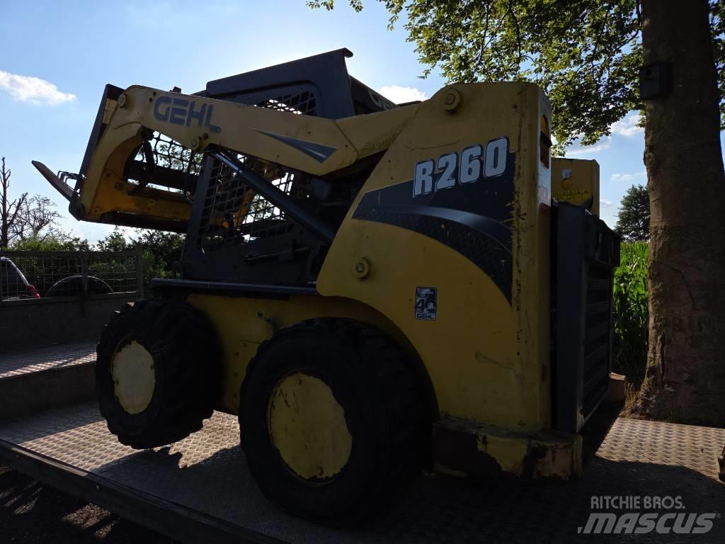 Gehl R 260 DEFECT!! Skid steer mini utovarivači