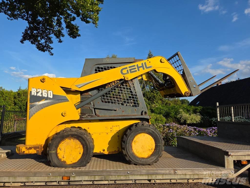 Gehl R 260 DEFECT!! Skid steer mini utovarivači