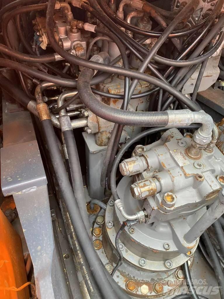 Hitachi ZX 210 Bageri gusjeničari