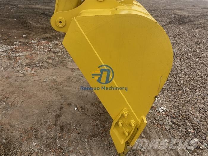 Komatsu PC 130 Bageri gusjeničari