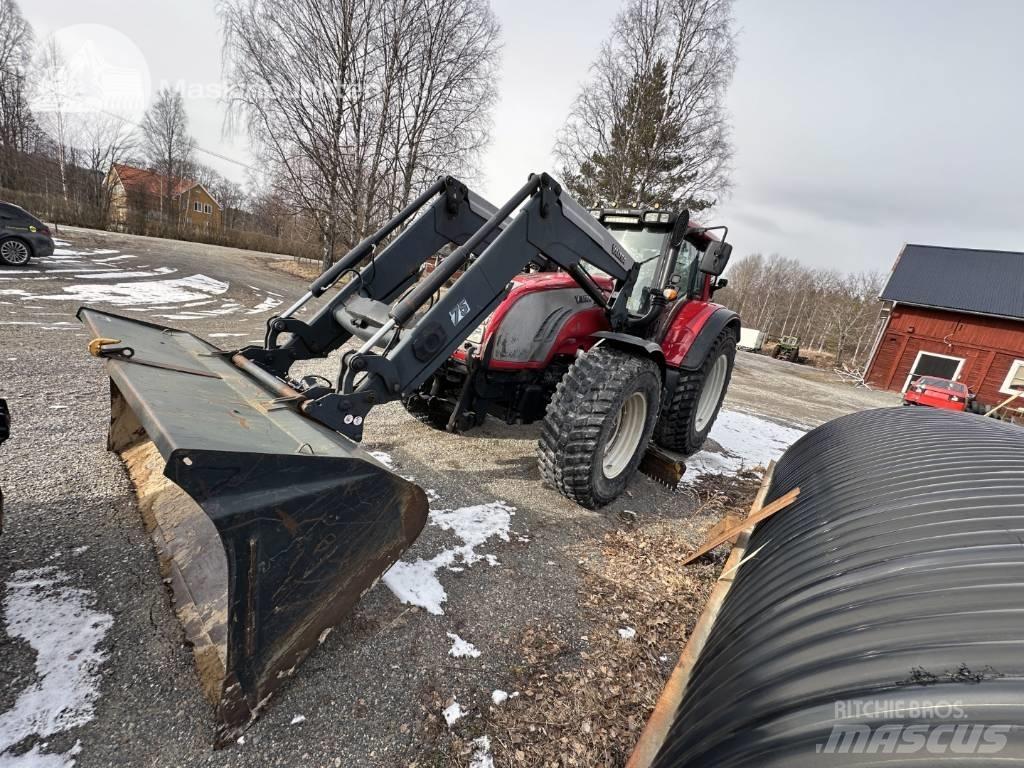 Valtra T 202 Traktori