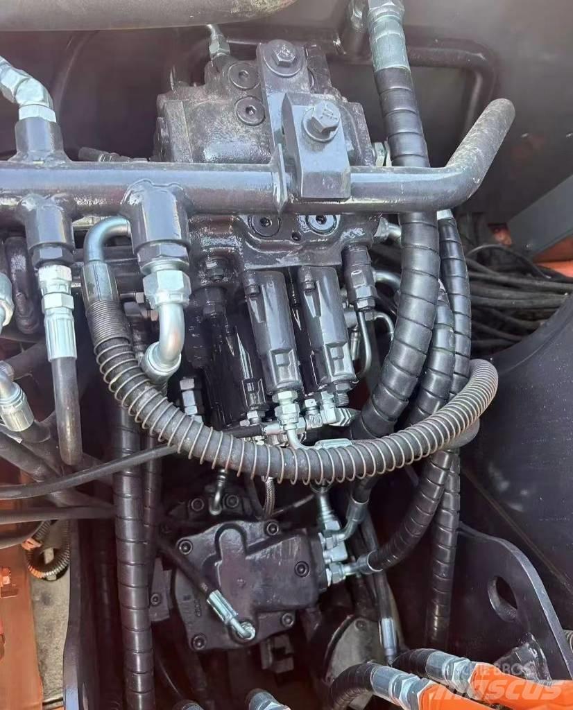 Hitachi 70 Bageri gusjeničari