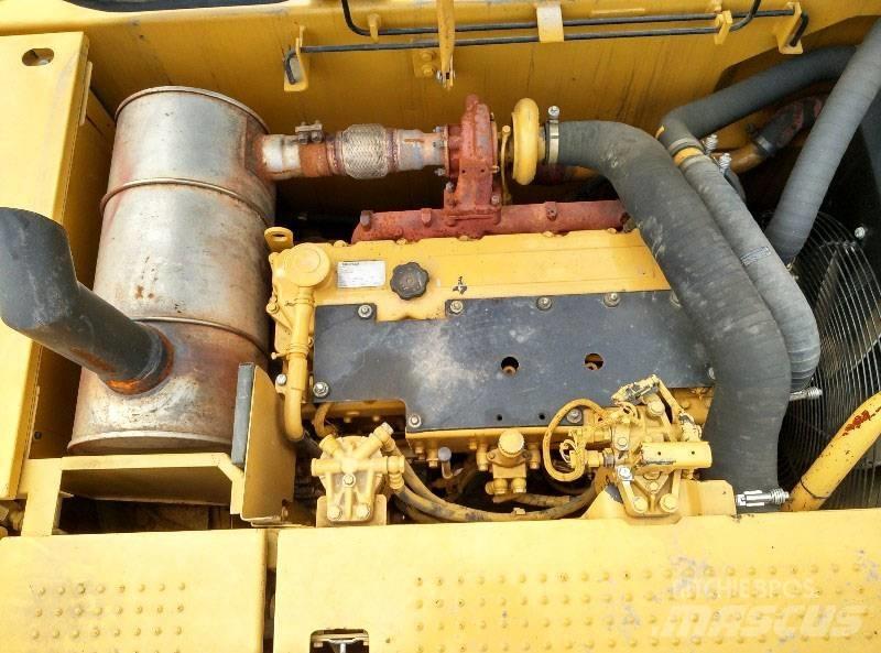 CAT 323 Bageri gusjeničari