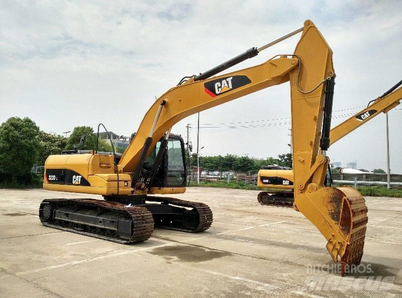 CAT 323 Bageri gusjeničari