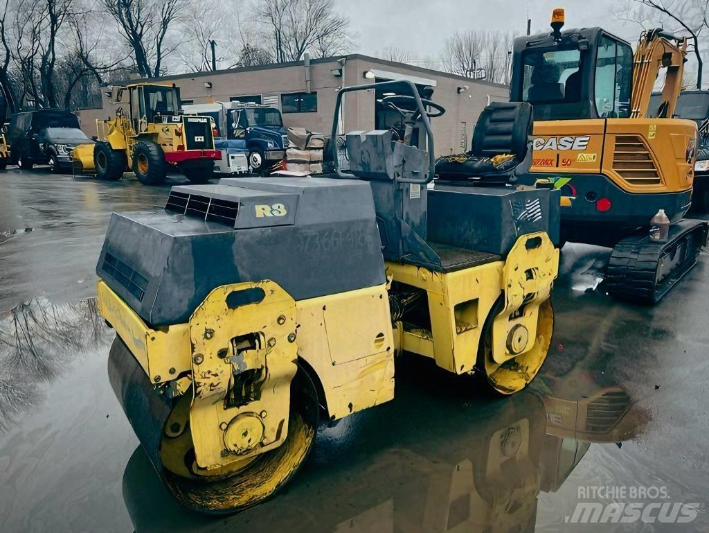 Bomag BW 100 AD-3 Valjci sa dvojnim bubnjem
