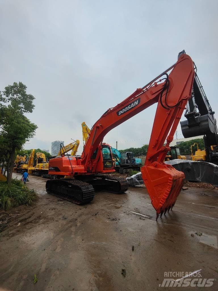 Doosan 220 LC-7 Bageri gusjeničari
