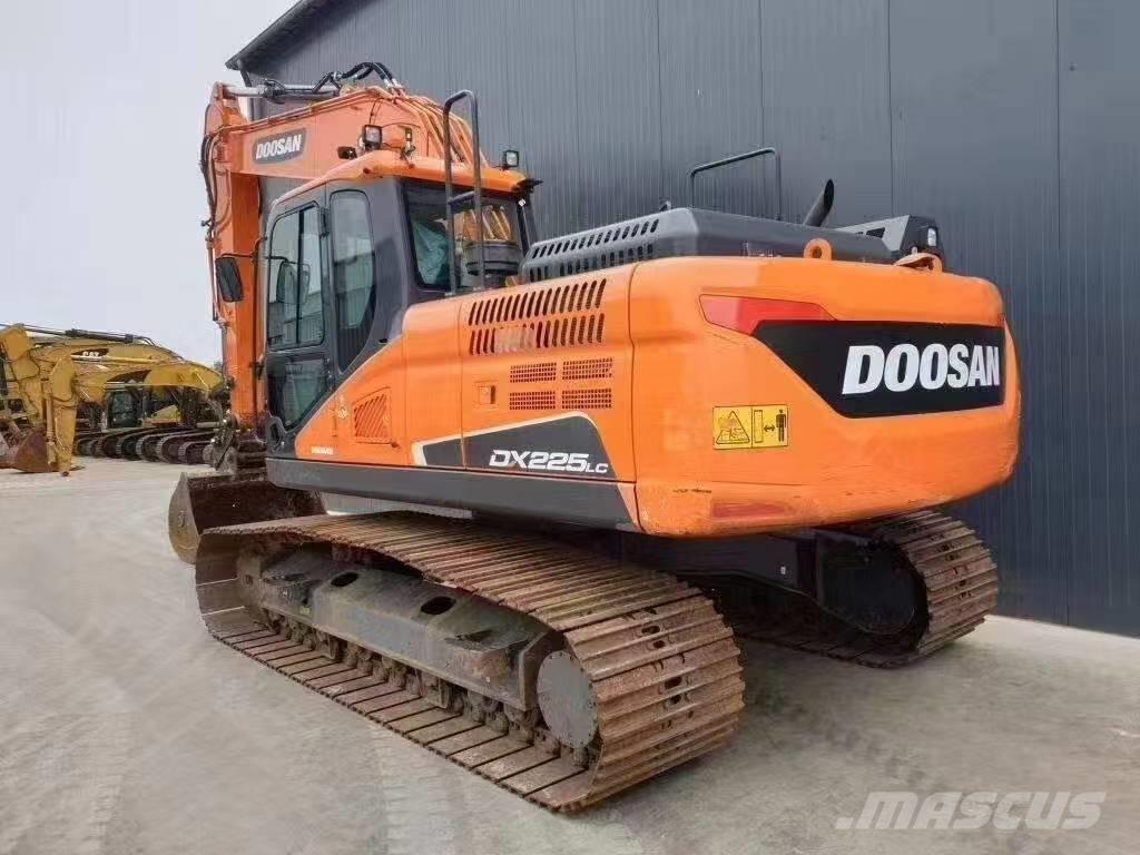 Doosan DX 225 LC Bageri gusjeničari