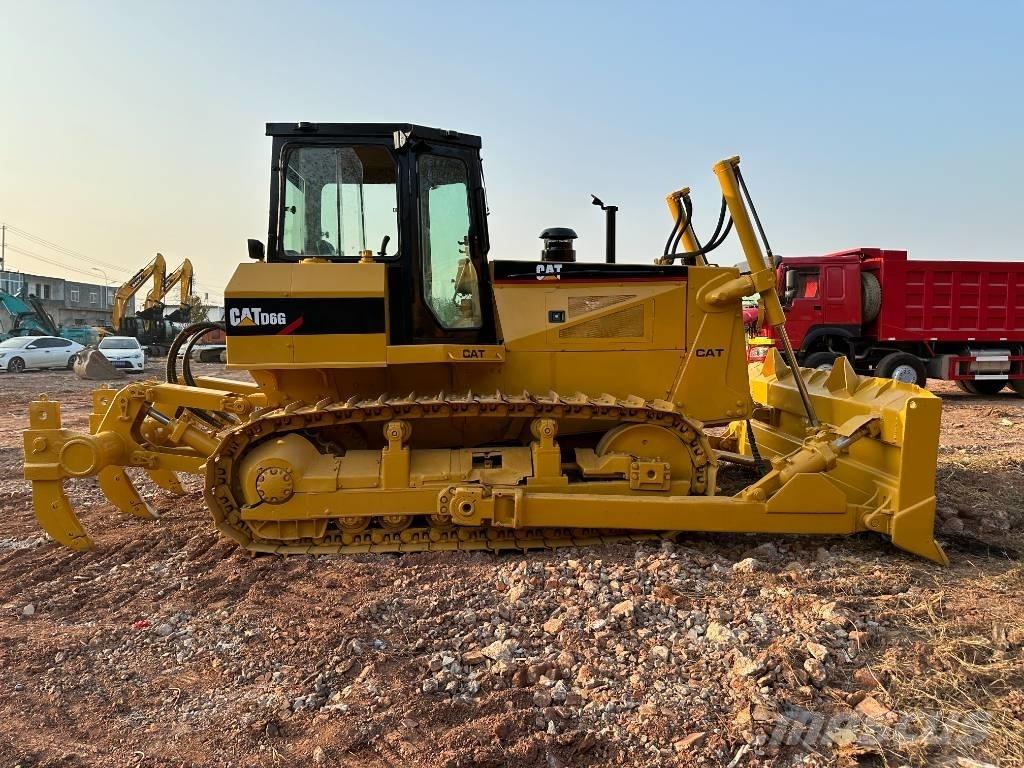 CAT D6G Buldožeri gusjeničari