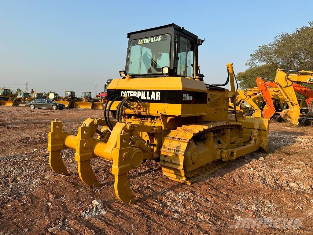 CAT D6G Buldožeri gusjeničari