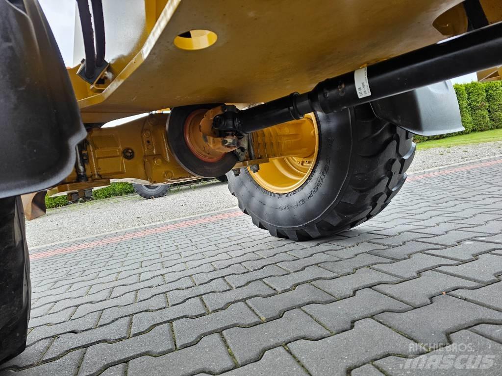 CAT 906 M Utovarivači na kotačima