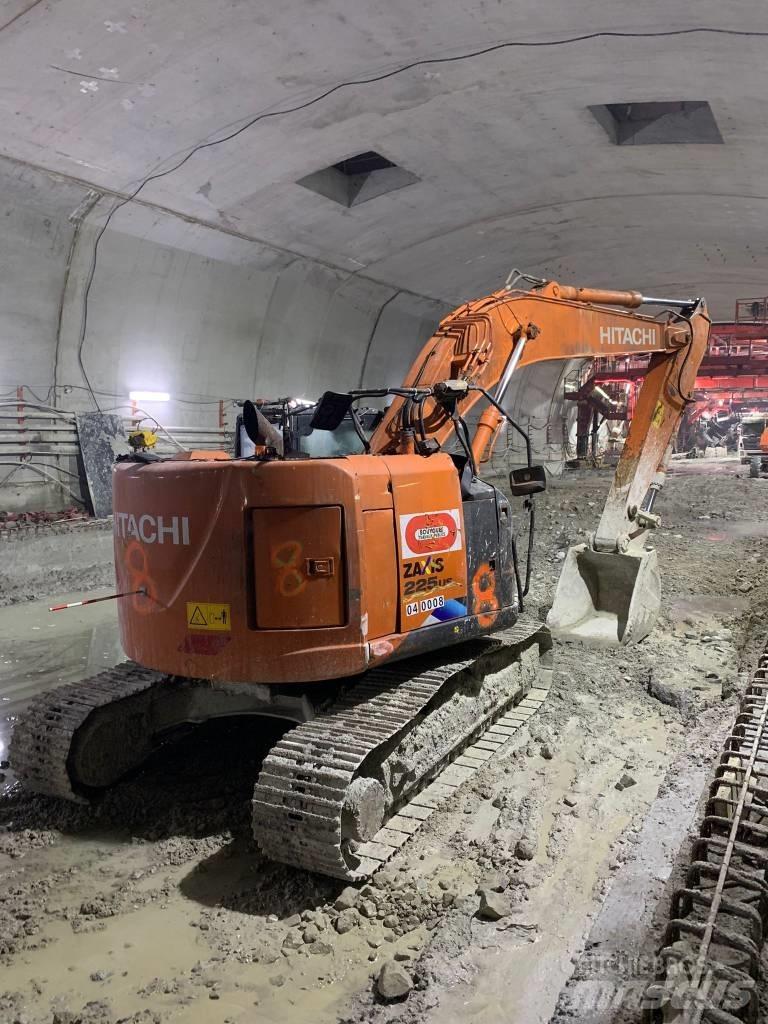Hitachi ZX225US-5A Ostalo