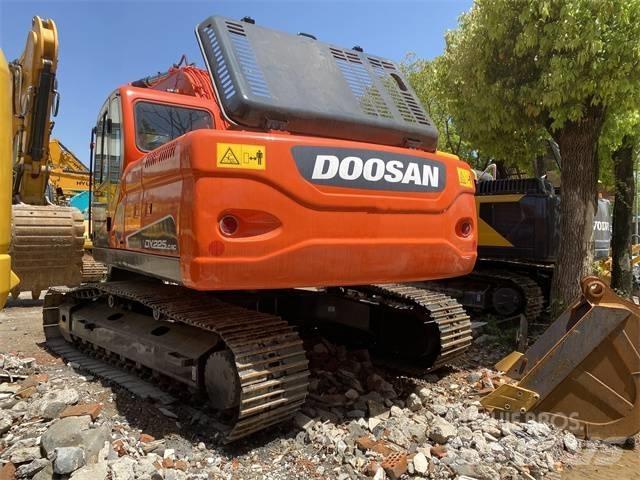 Doosan DX 225 LC Bageri gusjeničari