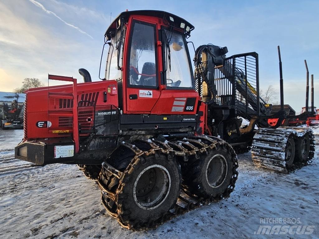 Komatsu 835 Forvarderi